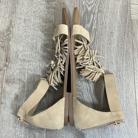 NWOT Sole Society Koa Fringe Leather T-Strap Ankle Strap Flat Sandal Caramel 8.5 - Picture 10 of 15